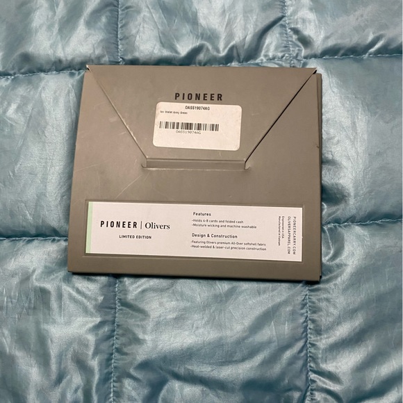 New Oliver’s Pioneer Ion Wallet Army Green Retails $79 - Picture 3 of 6